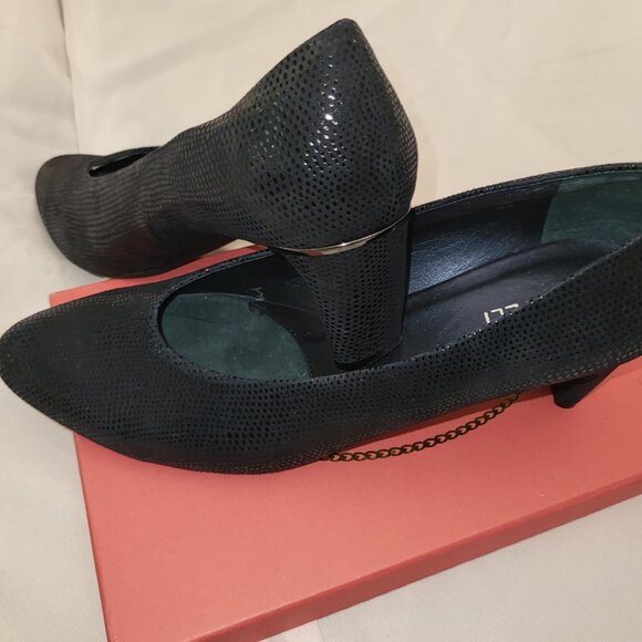 Vaneli Dayle Pumps - Picture 6 of 10